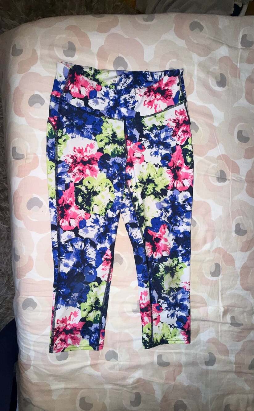 Gap Fit Floral Capri Leggings Size M